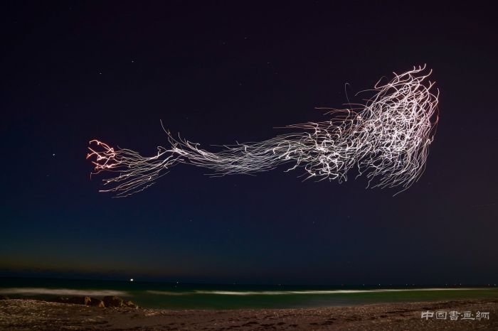 5件流光溢彩的作品，划破夏夜的沉寂