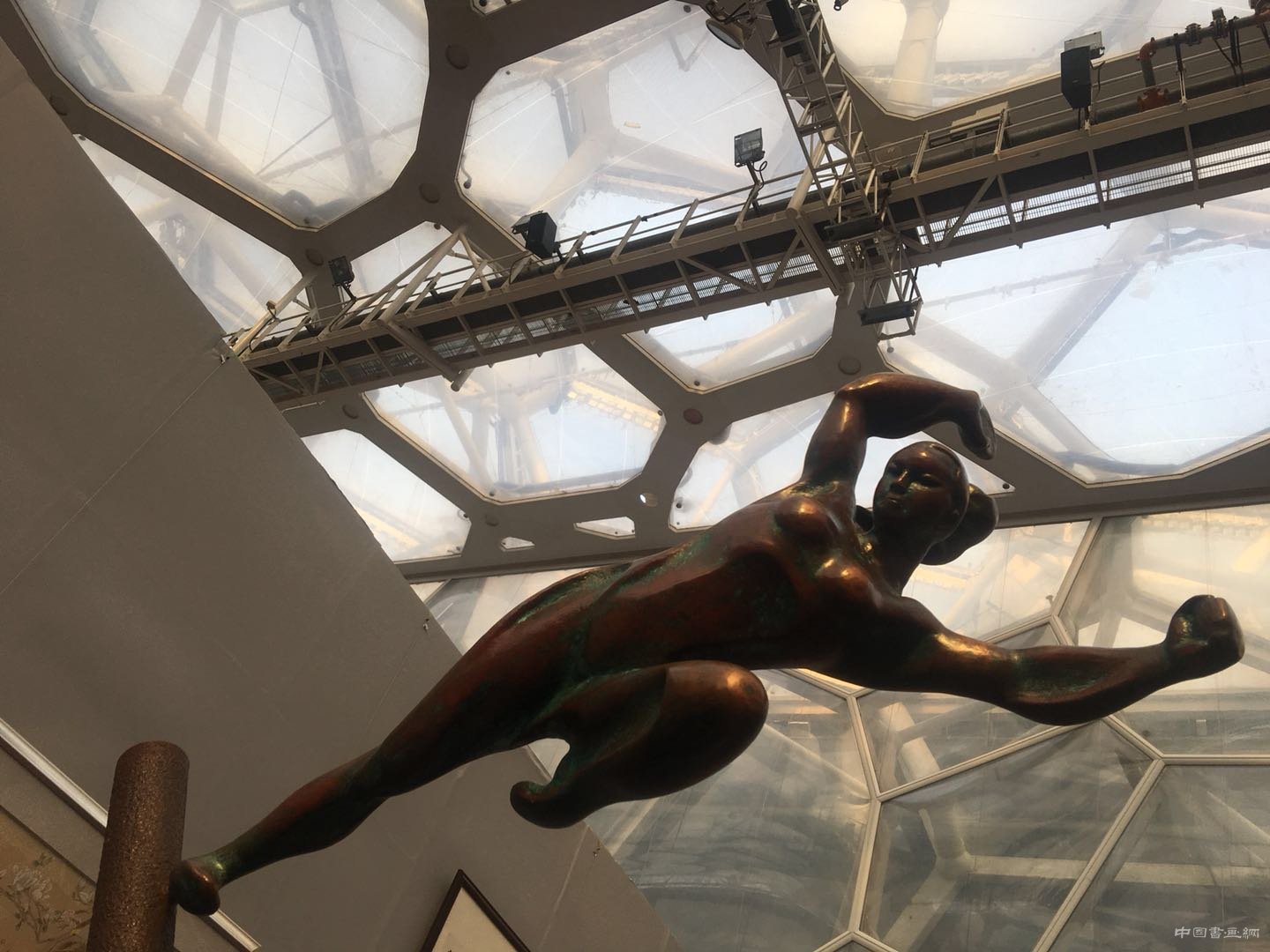 艺术·让奥林匹克更美——奥美大会十年回顾展亮相水立方