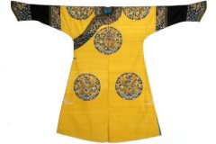 沈阳故宫清宫旗袍旗袍纷纷亮相 展皇家风尚