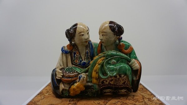 域鉴古玩】民国时期石湾窑公仔人物陶塑像拍卖价格/图片/值多少钱