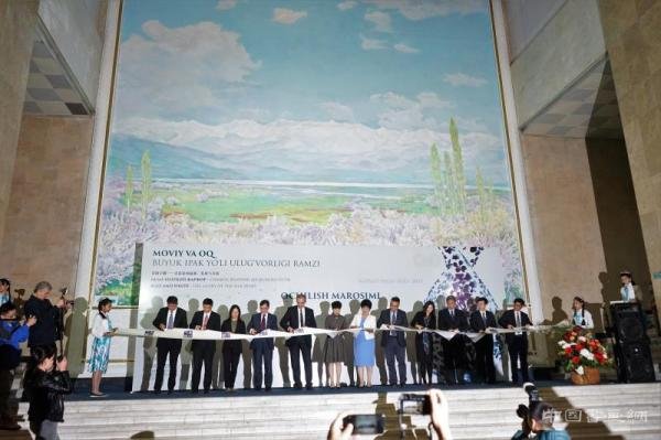 在乌兹别克斯坦看中国青花瓷