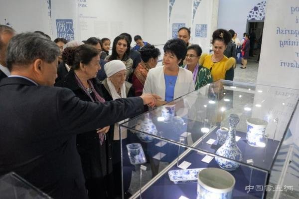 在乌兹别克斯坦看中国青花瓷
