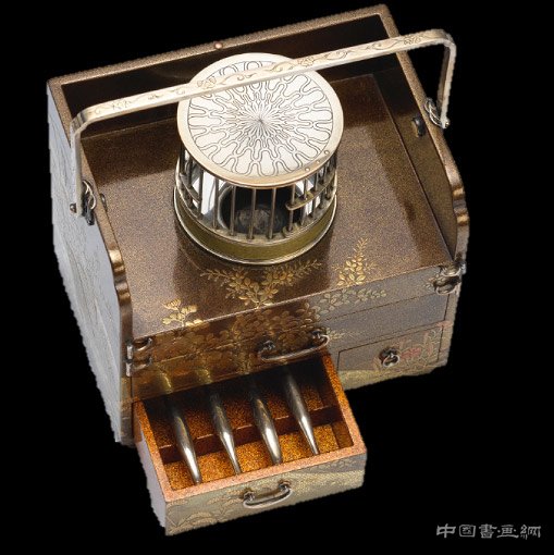 两依藏博物馆呈献《菊与龙:十七至十九世纪中日东方艺术》