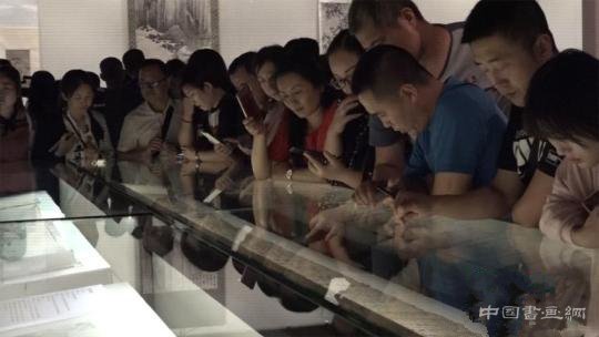 吉林省博物院藏古代书画展 苏轼真迹受热情追捧