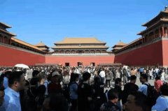 <b>观众超1930万人次 故宫成全球参观人数最多博物馆</b>