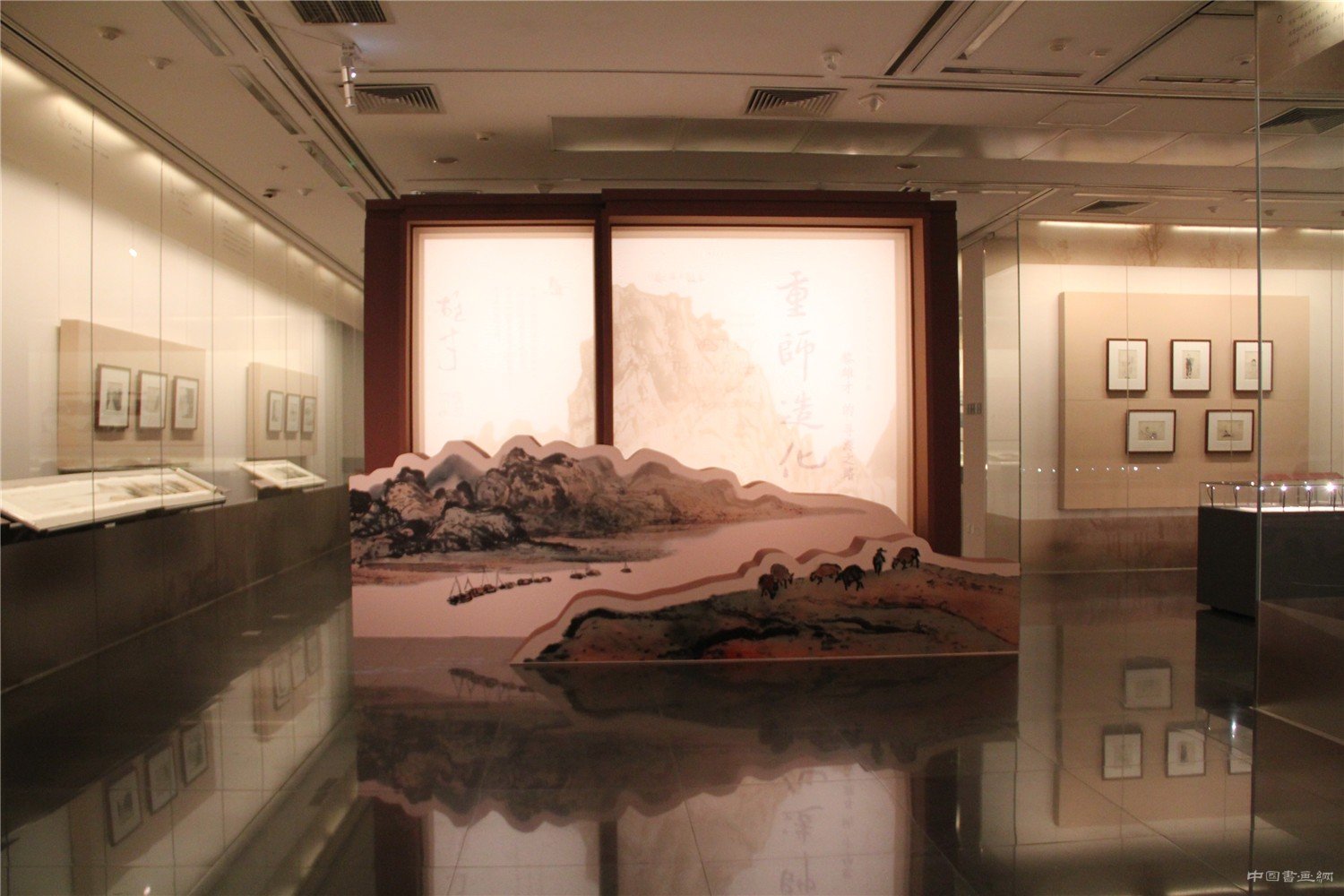  北京画院美术馆展出黎雄才百余件画作