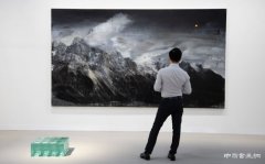 <b>线上展览与策展人</b>