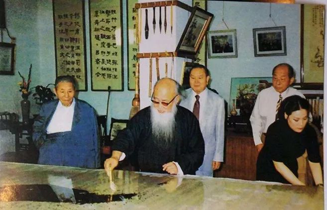  佳士得将呈献张大千晚年泼彩巨作《东湖瑞翠》