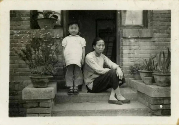 中央美术学院美术馆获捐董希文油画《王玉芳大娘像》