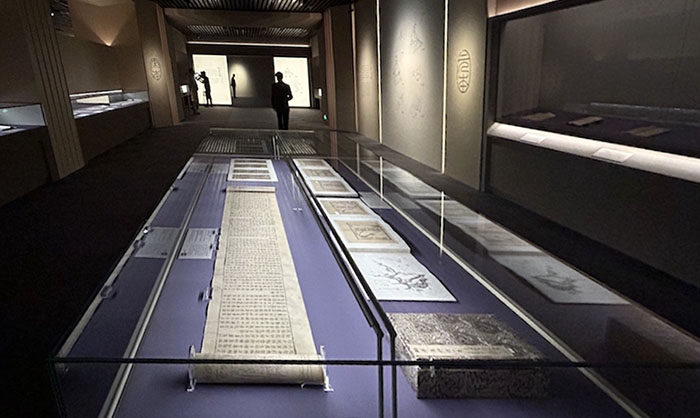 上海博物馆建馆以来首个大型古籍专题特展今日开幕