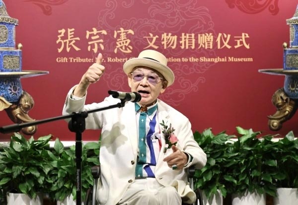 <b>张宗宪向上海博物馆捐赠铜胎掐丝珐琅器32套共46件</b>