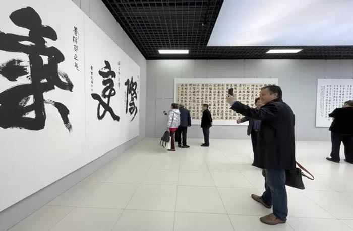 归耕砚田：曹育民书法作品展在中国国家画院开展