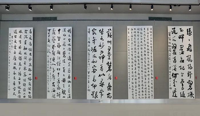 泼墨江天：行草十家展今日在江苏省现代美术馆隆重开幕