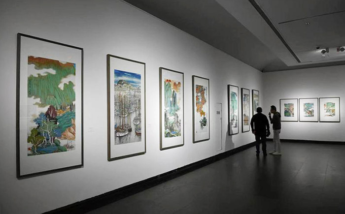 当代青绿华彩绽放：郑百重中国画展