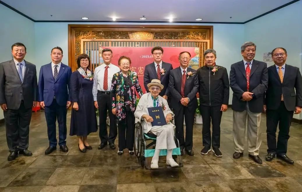 金琅华灿：张宗宪捐赠掐丝珐琅器展在上海博物馆开幕