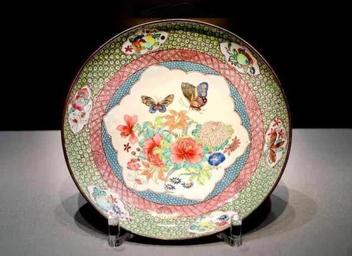  洋瓷与华彩:香港中文大学文物馆藏广珐琅特展 见证不同文明间的交往与对话