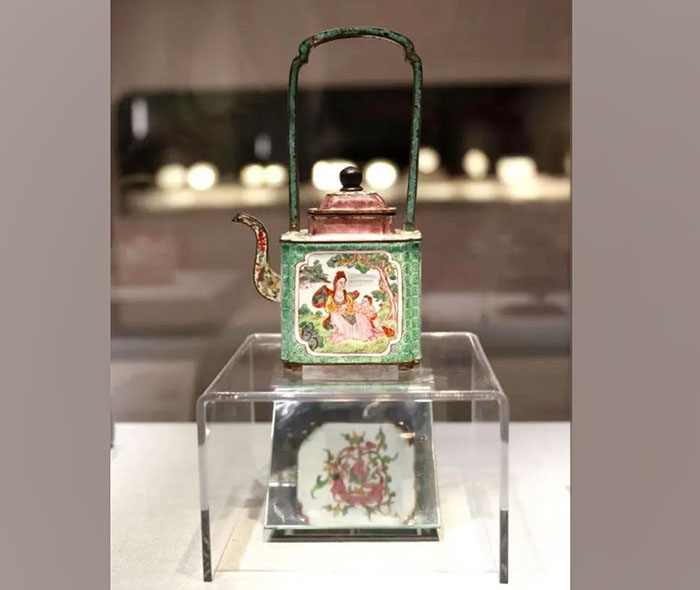  洋瓷与华彩:香港中文大学文物馆藏广珐琅特展 见证不同文明间的交往与对话